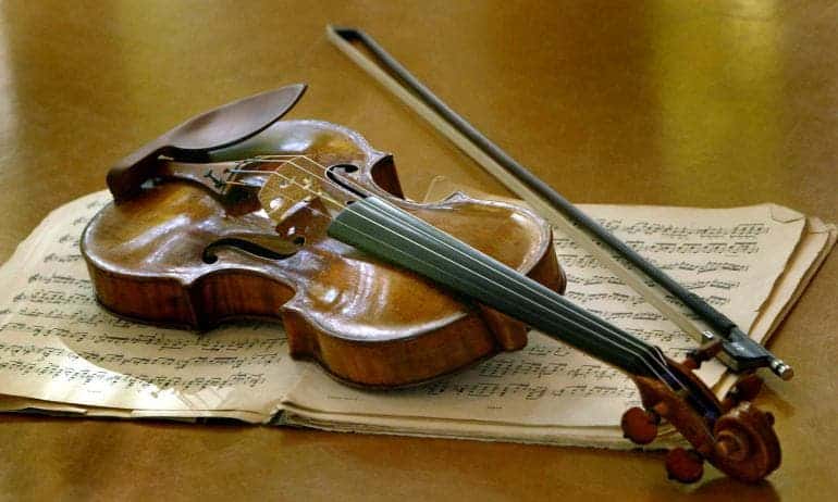 A Stradivarius "Ex-Nachez" made in the year 1716 by famed Italian violin maker Antonio Stradivari is pictured at Sotheby's in Hamburg Oct. 21, 2003. These instruments can cost millions of euros. Reuters